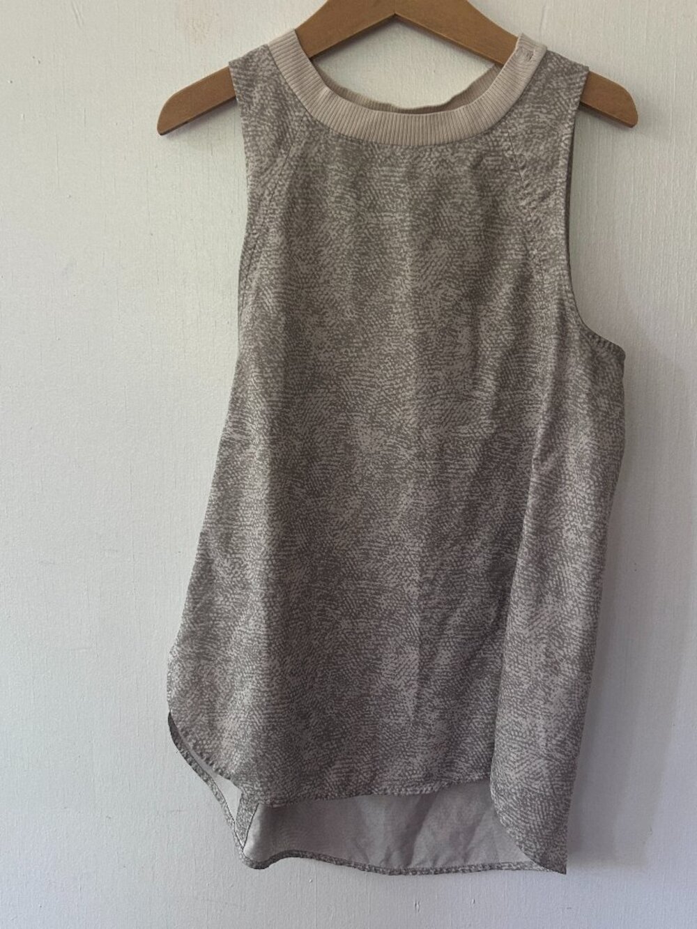 Athleta Gray Snake Print Athletic Top Womens XXS Activewear Athleisure Minimal